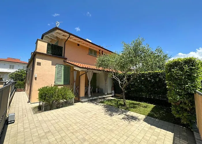 La Casa Di Elena Versilia - Two Apartments